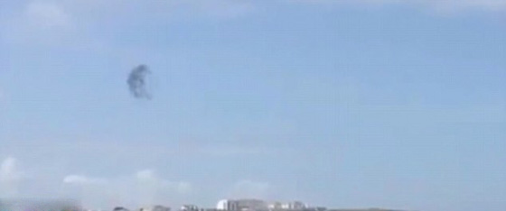 فيديو مثير.. طبق طائر متحول في سماء كورنال البريطانية يثير الذعر  صورة رقم 3