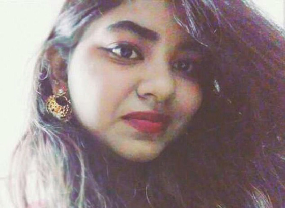 فيديو مؤلم.. مراهقة هندية تعثرت وسقطت جثة على الأرض صورة رقم 3