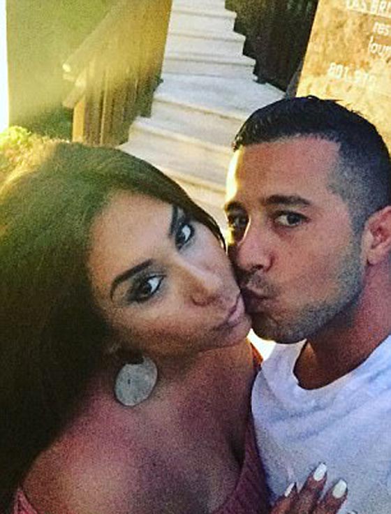 عروسين بريطانيين ذهبا لشهر عسل فاحتجزتهما شرطة أميركا والسبب..! صورة رقم 7