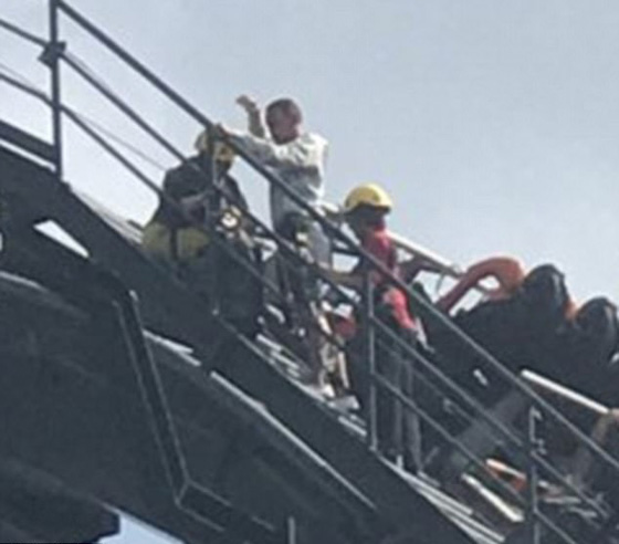 بالفيديو والصور.. تعطل لعبة (سكة الموت) في الملاهي على ارتفاع 55 مترا صورة رقم 9