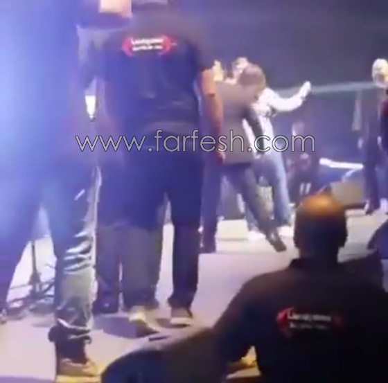بالفيديو: الفتيات يلاحقن النجم وائل كفوري على المسرح ووراء الكواليس صورة رقم 3
