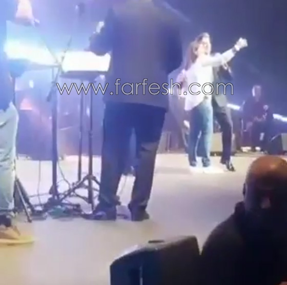 بالفيديو: الفتيات يلاحقن النجم وائل كفوري على المسرح ووراء الكواليس صورة رقم 6