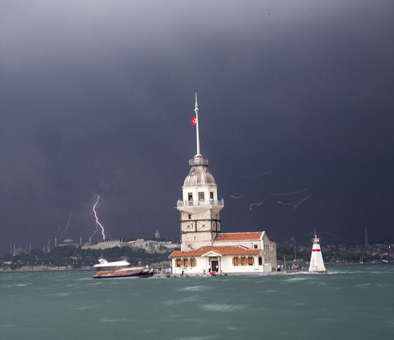 هبوط اعجازي لطائرة تركية بعد تحطم واجهتها بصخور ثلجية.. فيديو صورة رقم 13