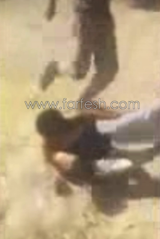 فيديو مؤلم.. جنود أتراك يعتدون بالضرب المبرح على شبان سوريين صورة رقم 10