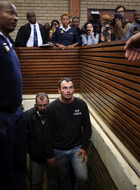 اعتديا على مزارع أسود بالضرب المبرح ووضعاه في نعش لاحراقه  صورة رقم 14