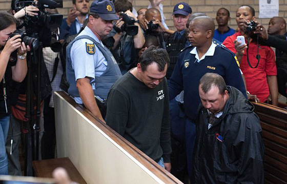 اعتديا على مزارع أسود بالضرب المبرح ووضعاه في نعش لاحراقه  صورة رقم 15