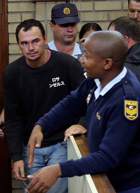 اعتديا على مزارع أسود بالضرب المبرح ووضعاه في نعش لاحراقه  صورة رقم 17