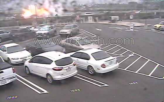 فيديو يظهر لحظة تحطم طائرة صغيرة حاولت الهبوط على شارع سريع صورة رقم 2