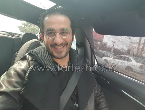  احمد حلمي يعترف باسلوبه الهزلي انه كان تلميذ فاشل وسقط في الثانوية! صورة رقم 7