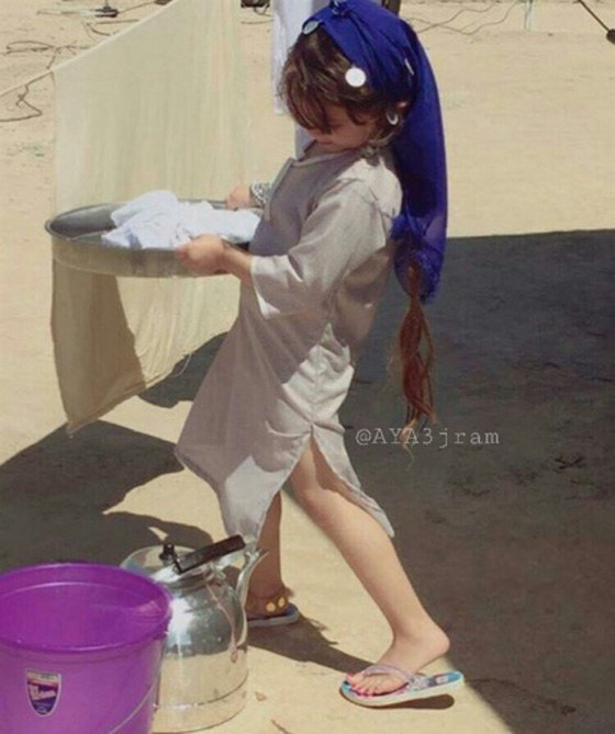 صور طفلة تقلد نانسي عجرم في (آه ونص) وتثير اعجاب الكثيرين صورة رقم 1