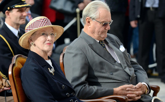 زوج ملكة الدنمارك مستاء: لا اريد ان ادفن بجانب زوجتي! صورة رقم 5