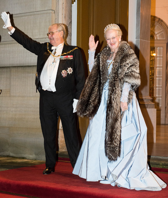 زوج ملكة الدنمارك مستاء: لا اريد ان ادفن بجانب زوجتي! صورة رقم 3