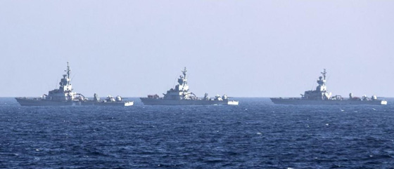 زوارق حربية اسرائيلية تخترق المياه اللبنانية وتلقي متفجرات صورة رقم 1