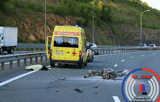 مصرع اجمل سائقة دراجة نارية روسيا في حادث مروع.. فيديو صورة رقم 1