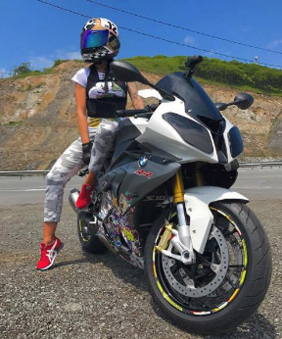 مصرع اجمل سائقة دراجة نارية روسيا في حادث مروع.. فيديو صورة رقم 4