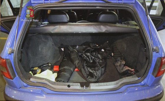 بريطاني خطف عارضة أزياء وهدد ببيعها في مزاد عبر الإنترنت صورة رقم 4