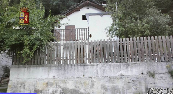 بريطاني خطف عارضة أزياء وهدد ببيعها في مزاد عبر الإنترنت صورة رقم 14