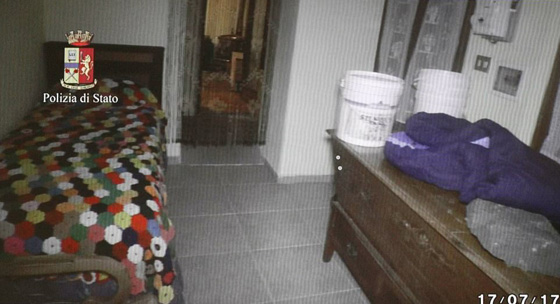 بريطاني خطف عارضة أزياء وهدد ببيعها في مزاد عبر الإنترنت صورة رقم 16