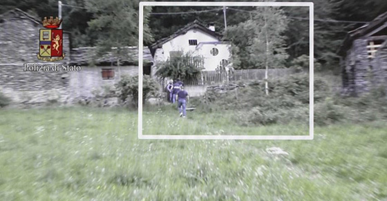 بريطاني خطف عارضة أزياء وهدد ببيعها في مزاد عبر الإنترنت صورة رقم 24