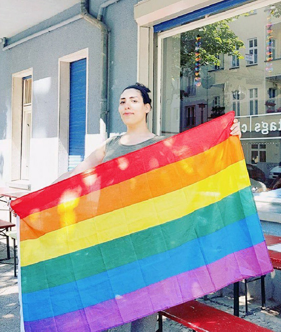 قصة كيرلس المصري الذي اصبح كارلا وصراع المجتمع مقابل الهرمونات صورة رقم 13