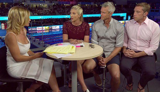 مذيعة بريطانية شهيرة تثير الجدل باطلالات مثيرة وحركات غير لائقة! صورة رقم 5