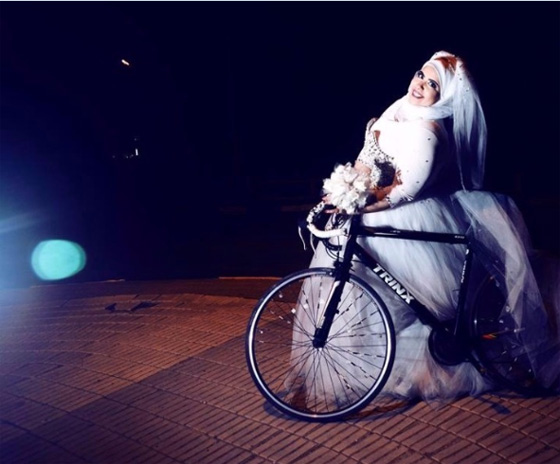 فتاة مصرية أقامت حفل زفاف لنفسها بدون عريس.. فيديو وصور صورة رقم 1