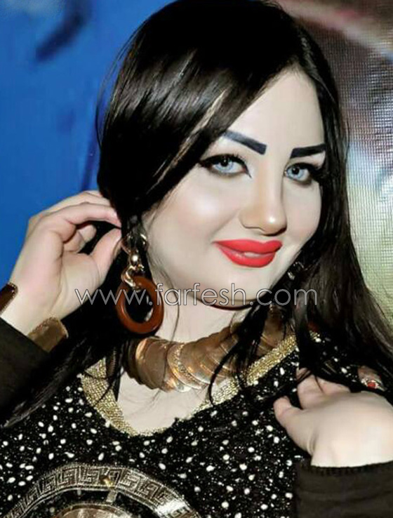 صور دالي حسن مغنية ركبني المرجيحة في نيولوك بفستان العروس وآخر احمر ضيق صورة رقم 12