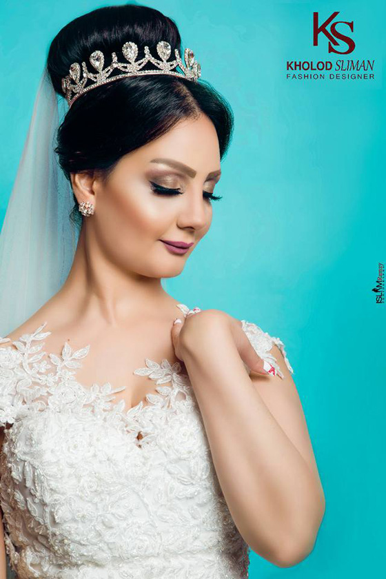 صور دالي حسن مغنية ركبني المرجيحة في نيولوك بفستان العروس وآخر احمر ضيق صورة رقم 2