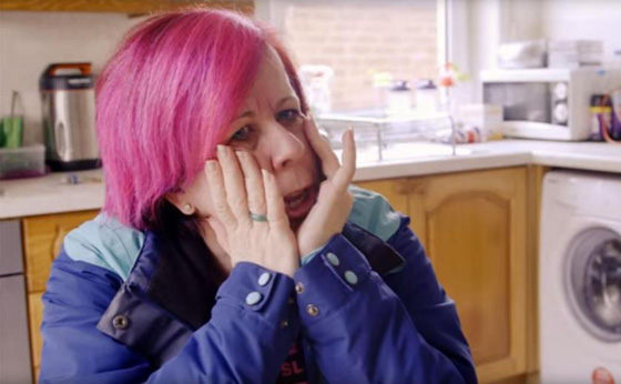 مليونير يقدم شقة لأم وطفلتها من بين 8000 طلب صورة رقم 15