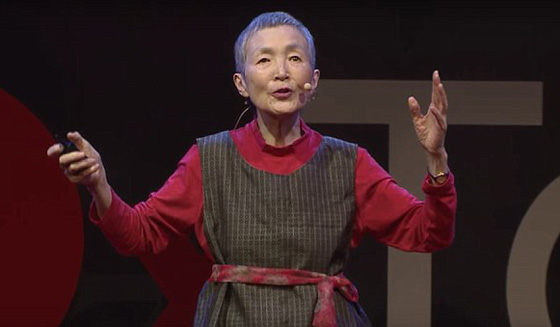 بالفيديو.. عجوز يابانية في الـ83 من عمرها تتحدى المستحيل صورة رقم 9