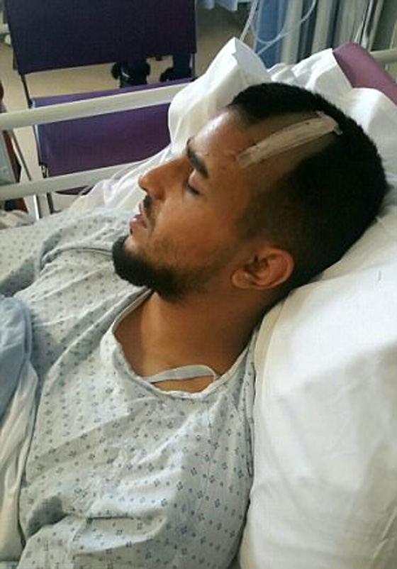 ملثم يهاجم عاملين عربيين ويغرقهما بالدماء في بريطانيا.. فيديو صورة رقم 2