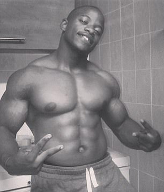 فيديو مؤلم.. حركة استعراضية تنهي حياة بطل في كمال الأجسام أمام الجمهور صورة رقم 5