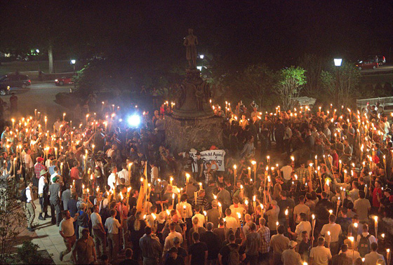 أمريكا: قتيلة وجرحى في حادثة دهس واشتباكات بفرجينيا صورة رقم 35