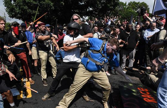 أمريكا: قتيلة وجرحى في حادثة دهس واشتباكات بفرجينيا صورة رقم 17