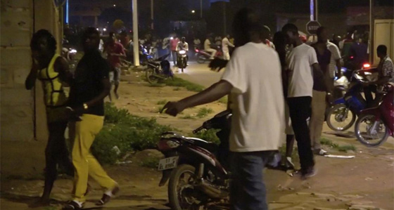 بوركينا: مقتل 17 شخصا واصابة العشرات بهجوم على مطعم تركي  صورة رقم 7