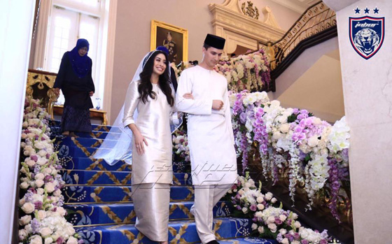 لاعب كرة سابق يعتنق الاسلام ويتزوج من اميرة ماليزية في حفل اسطوري صورة رقم 6