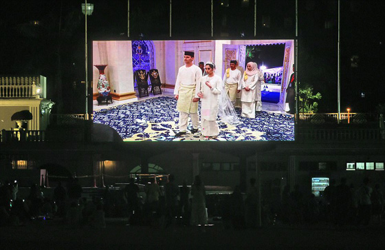 لاعب كرة سابق يعتنق الاسلام ويتزوج من اميرة ماليزية في حفل اسطوري صورة رقم 19