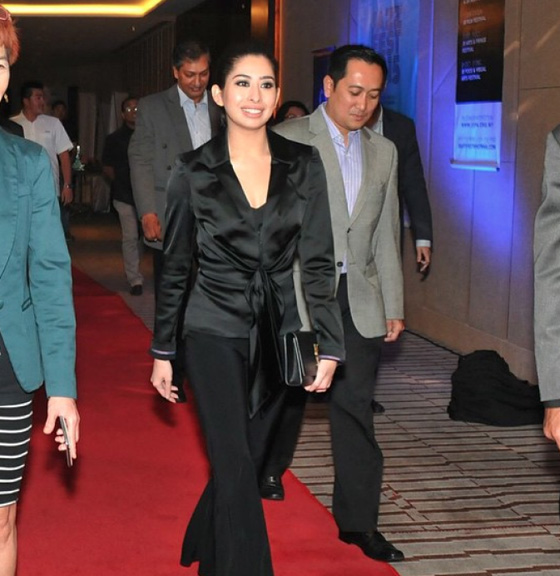 لاعب كرة سابق يعتنق الاسلام ويتزوج من اميرة ماليزية في حفل اسطوري صورة رقم 31