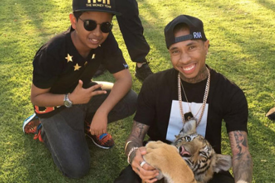 ملياردير إماراتي عمره 15 سنة ويمتلك سيارة بربع مليون دولار صورة رقم 8