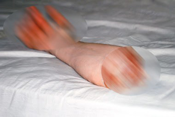 صدمة مروعة في المغرب: أشلاء بشرية على الشاطئ والجثة مختفية! صورة رقم 1