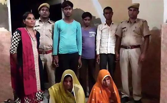 تعذيب وحرق امرأة هندية من قبل عائلتها لتورطها في السحر والدجل صورة رقم 2