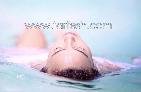 هند صبري تنافس نيللي كريم وتنشر صورها بالمايوه في البحر! صورة رقم 1