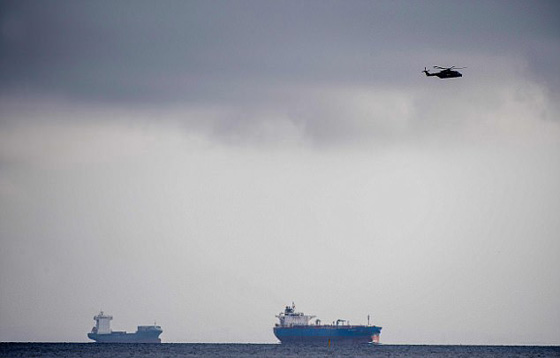 مخترع غواصة يلقى جثة صحافية في البحر بعد حادث وقع على متنها صورة رقم 11