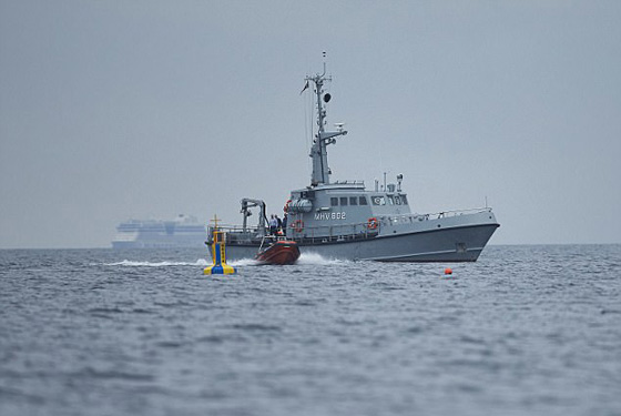 مخترع غواصة يلقى جثة صحافية في البحر بعد حادث وقع على متنها صورة رقم 13