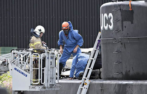 مخترع غواصة يلقى جثة صحافية في البحر بعد حادث وقع على متنها صورة رقم 17