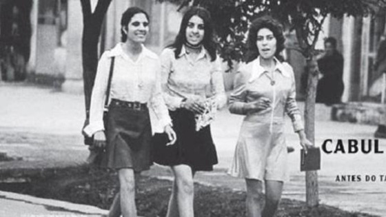 التنانير القصيرة تقنع ترامب بالبقاء في أفغانستان صورة رقم 1