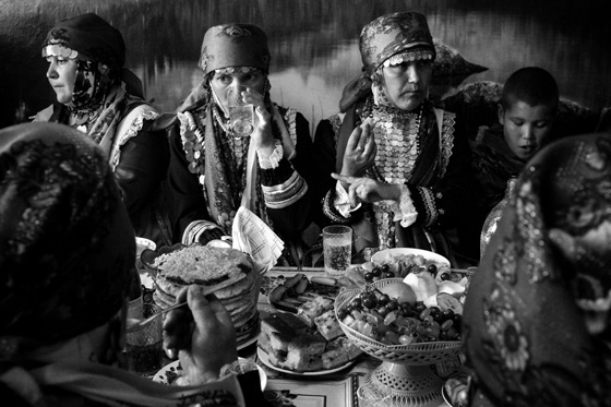 من تقاليد الاعراس في روسيا: اختبار للعريس، كسر الزجاج وقبلة العروسين صورة رقم 4