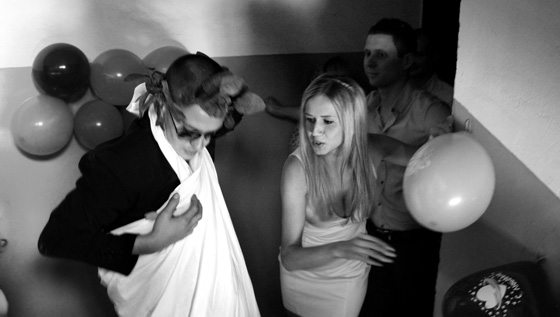 من تقاليد الاعراس في روسيا: اختبار للعريس، كسر الزجاج وقبلة العروسين صورة رقم 1