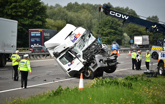 بريطانيا: 8 قتلى وعدة اصابات في أسوأ حادث سير منذ سنوات صورة رقم 17