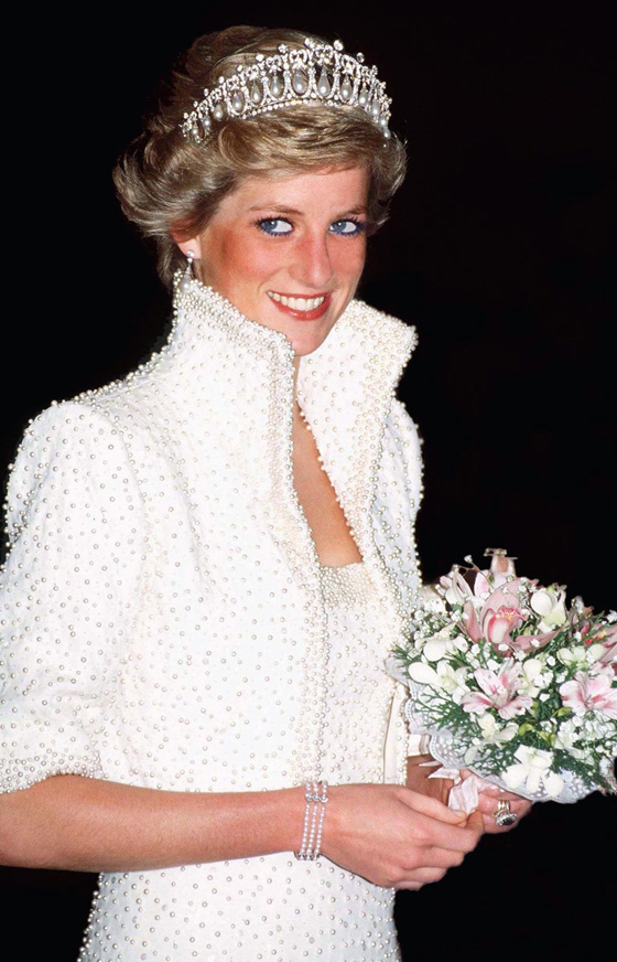 الطيار الذي نقل جثمان الاميرة ديانا من باريس الى لندن يخرج عن صمته صورة رقم 16